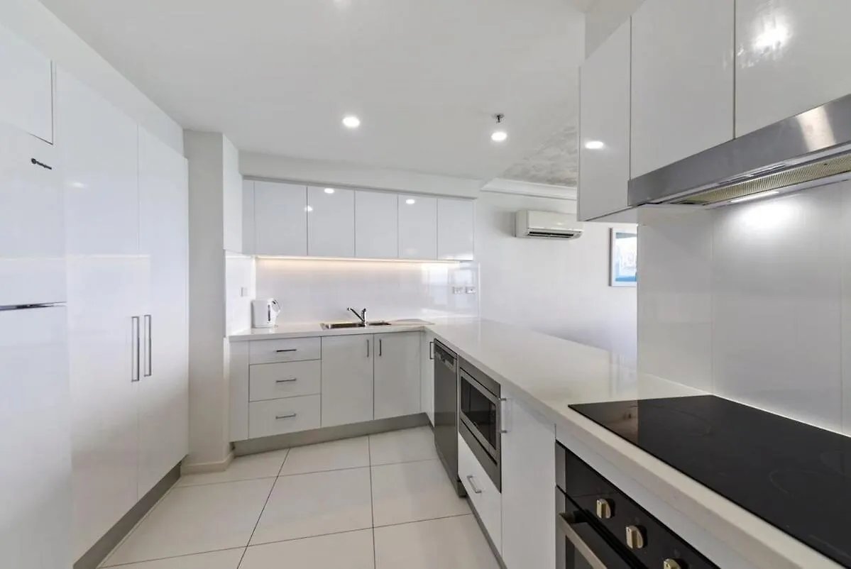 Breathtaking Ocean View 2 Bdr Apartment By The Beach Gold Coast