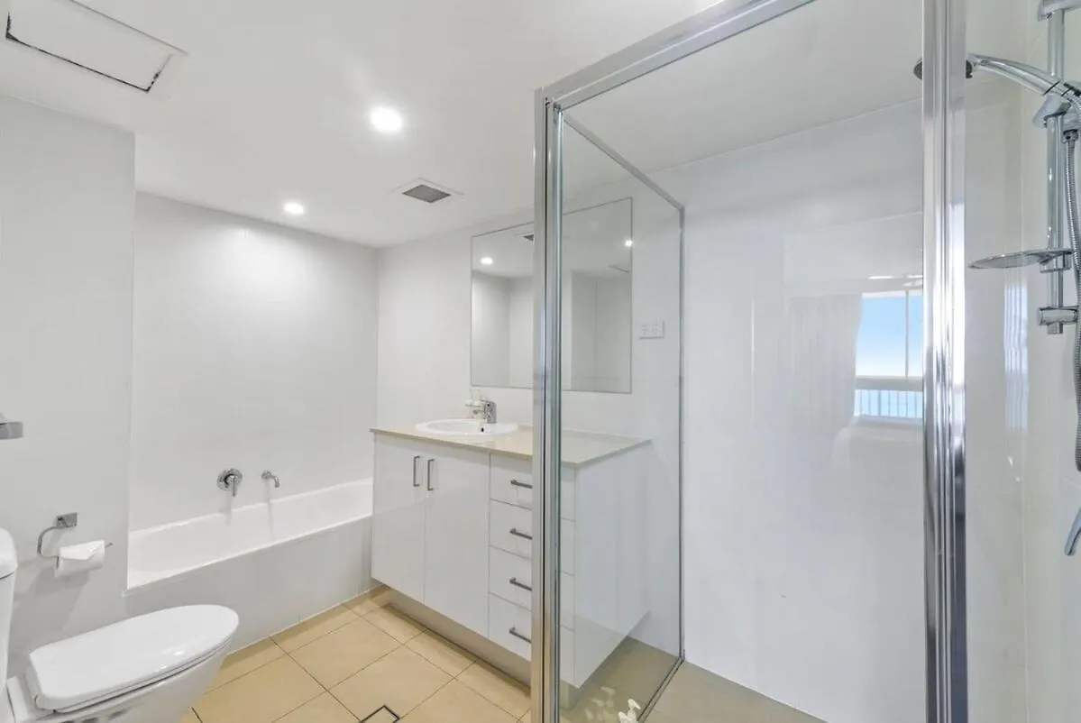 Breathtaking Ocean View 2 Bdr Apartment By The Beach Gold Coast